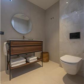 Selection of 5 bedroom seafront villas with pool on Ciovo near Trogir, sleeps 10